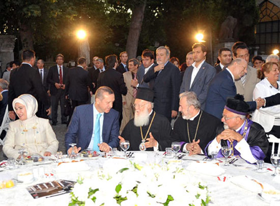 Vakıf mallarının iadesi için cemaatlerden düşük başvuru  