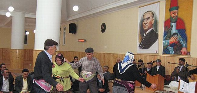 Cafer Solgun'u tehdit eden öğretmen hala görevde!