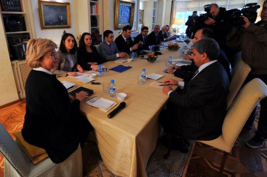 Önder'in yüzleşme soruları Çiller'i duygulandırdı