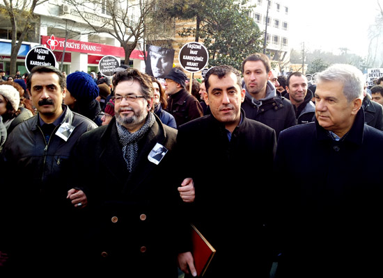 AK Parti’nin ‘biz devletiz’ illüzyonu