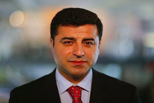 Demirtaş: Cumhurbaşkanlığı için iki çizgi yarışacak