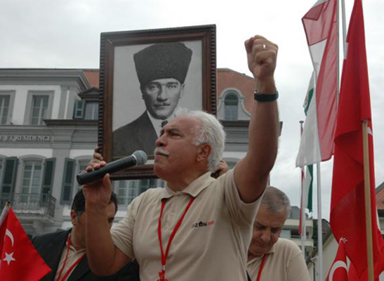 Perinçek, davasında kendisini AİHM’nin Dink kararıyla savunuyor