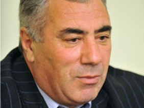 Eylisli’nin kulağının kesilmesi en uygun seçenektir