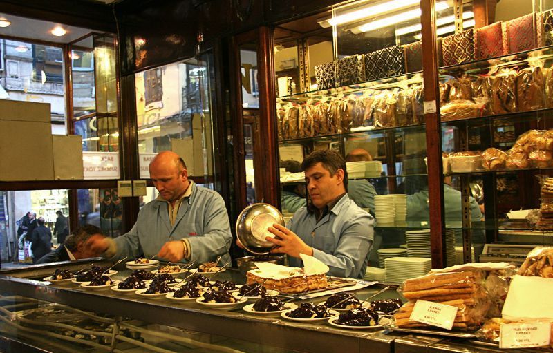 İnci Pastanesi: ‘Değerlerimizi, anılarımızı kaybediyoruz’ ya da Pera zaten sürekli değişiyordu... 