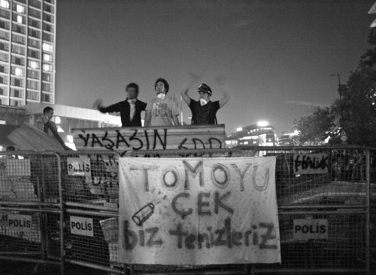 Karin Karakaşlı: Geçmişe direnmek