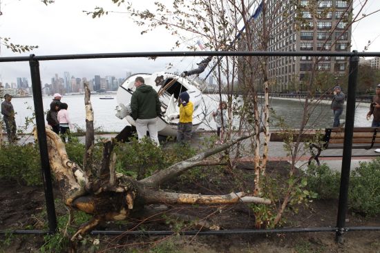 Sandy New York’u yıkıp geçti