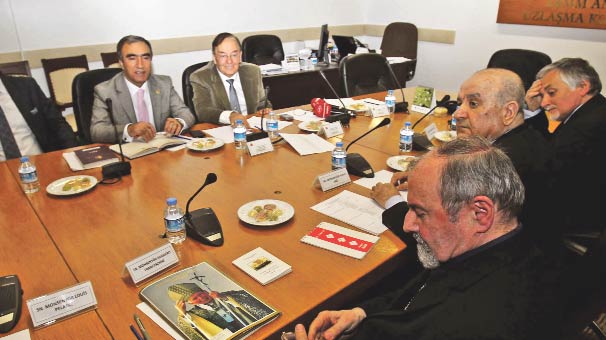 Katolikler yeni anayasadan tüzel kişilik istedi