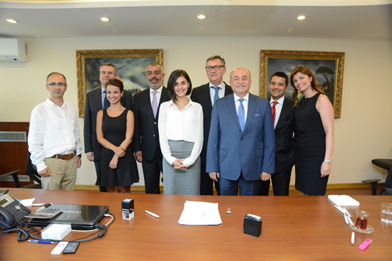 KEY Plaza’da sevindiren imza