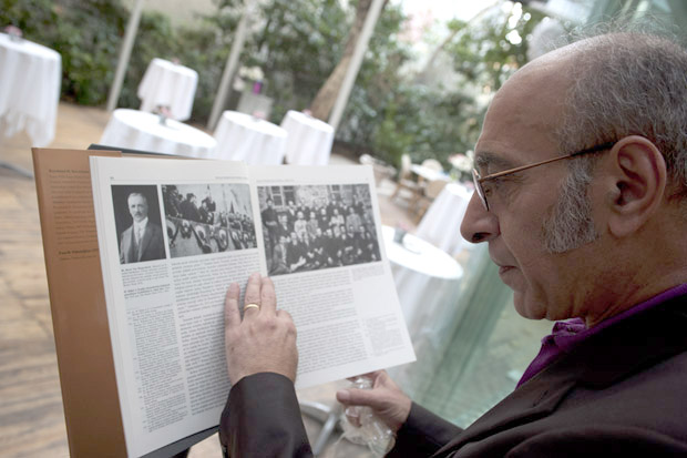 Orada bir halk yaşardı uzakta  