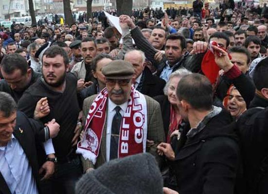 Veli Küçük’ü Mehter'le karşıladılar