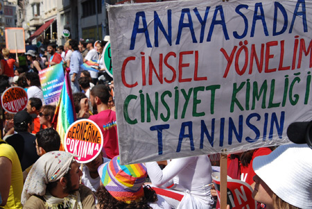 LGBT aileleri anlattı: 'Oğlum kızım değil benim çocuğum'
