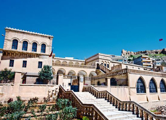 ‘Tarihi Patrikhane binamız iade edilirse Mardin’e döneriz’  