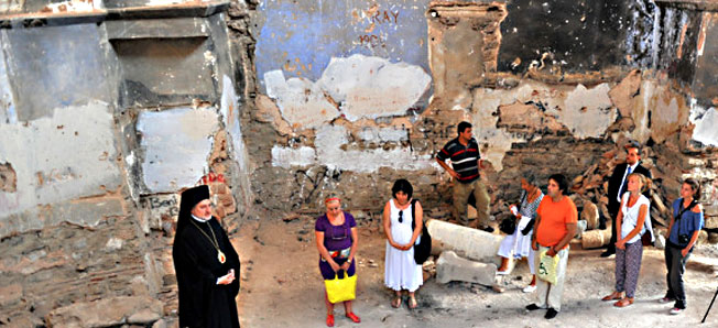 Atalarının doğduğu topraklara dua etmeye geldiler