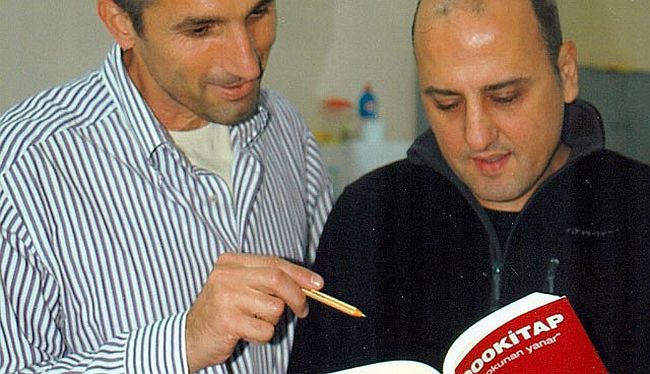 AK Parti'den Şık ve Şener'in tahliyesi için ilk yorumlar