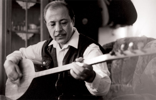 Ne türkülerin unutulur ne de adın  