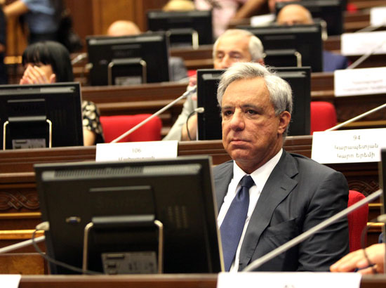 Oskanyan'ın dokunulmazlığı kaldırıldı  