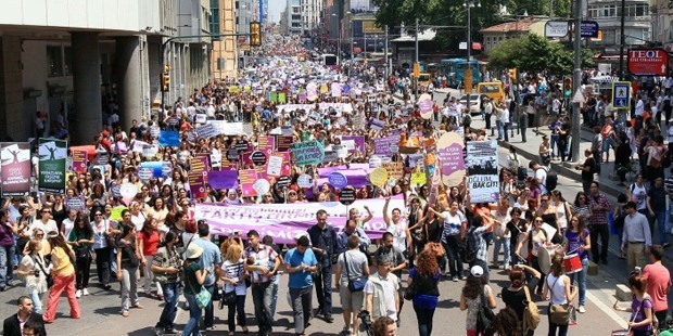 Kürtaj gündemi saptırma hilesi  