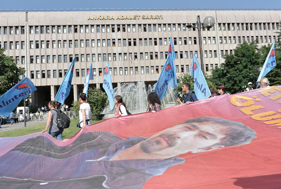 Sarısülük davasında sanık polise tutuklama kararı 