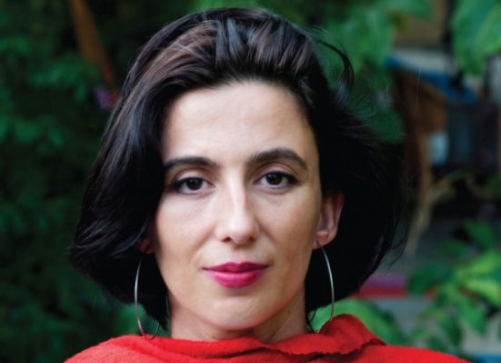 Oyunbaz, cilveli ve ciddi bir roman: Venüs