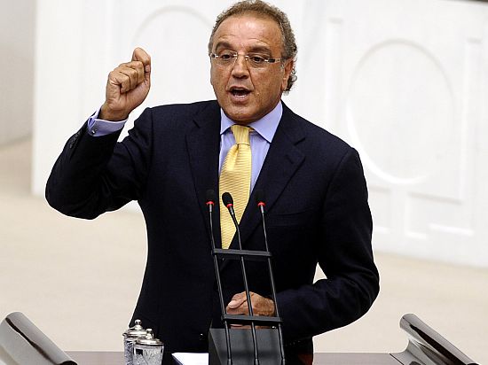 Sırrı Sakık astsubay ve uzman çavuşların özlük hakları için soru önergesi verdi