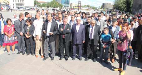 Anadilde eğitim için alternatif kurumlar kurulacak  