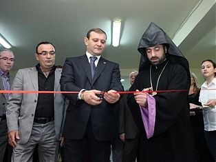 Yerevan'da Suriyeli Ermeni çocuklar için okul açıldı       