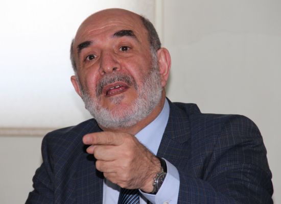 Âkil insan Taşgetiren: Başkanlık sisteminden vazgeçin