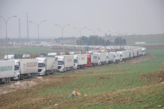 Davutoğlu: 32 TIR şoförü teslim alındı 
