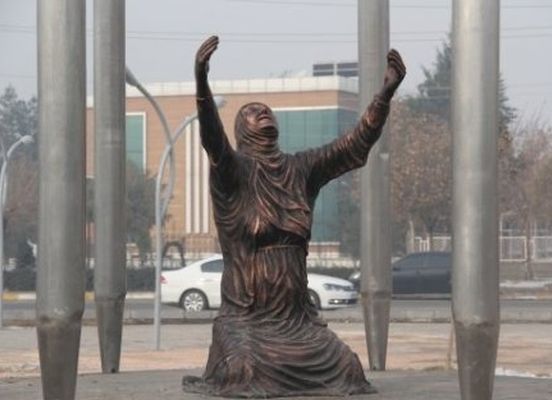 Muhbet Encü’yü dinleyin