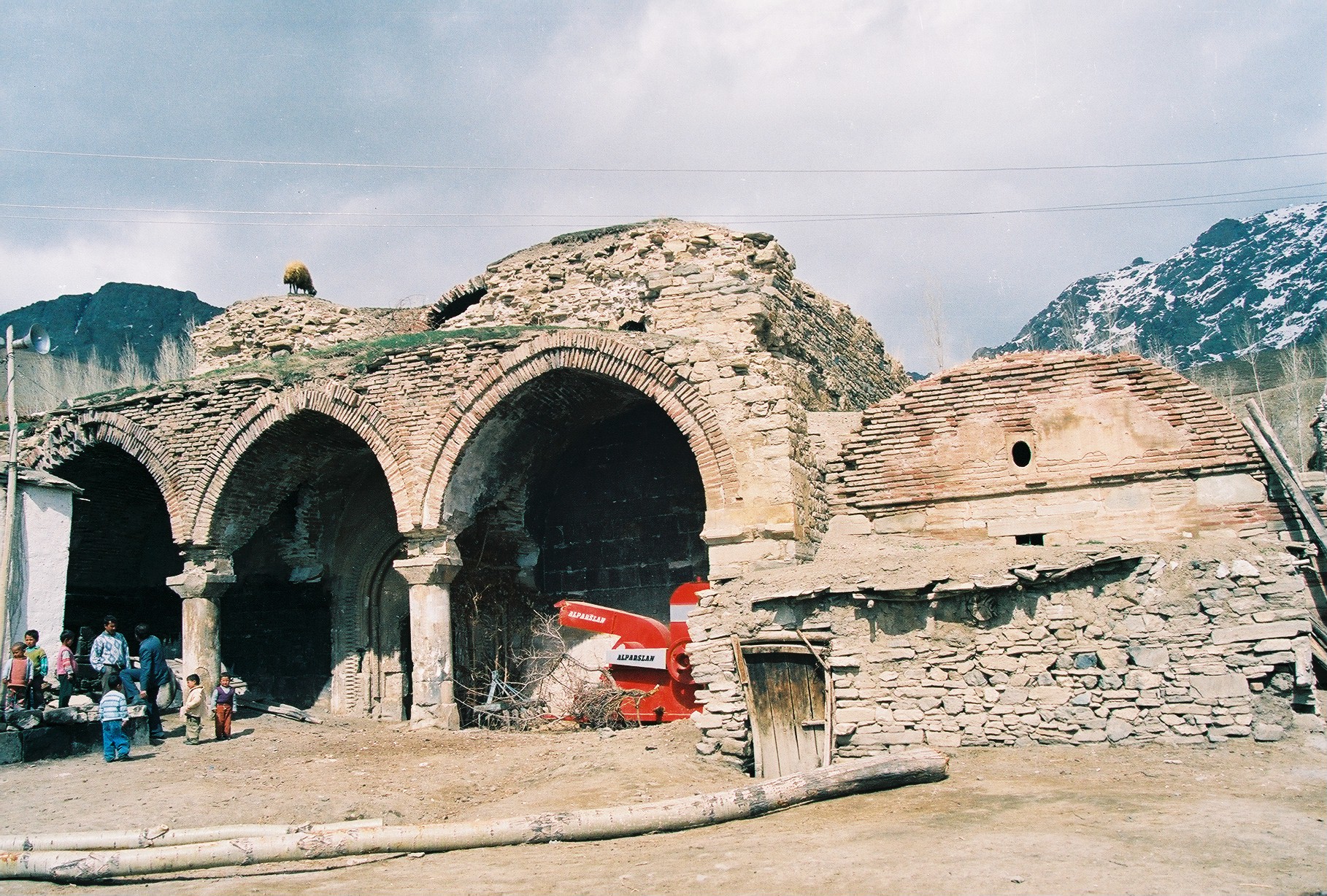 Hani bu kiliselerin ilk sahibi?