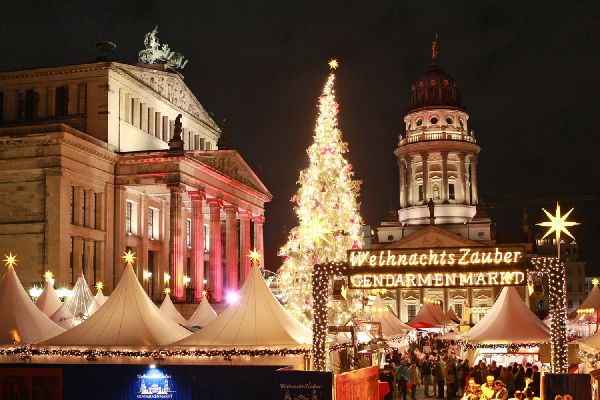 Berlin'de noel ışıl ışıldı