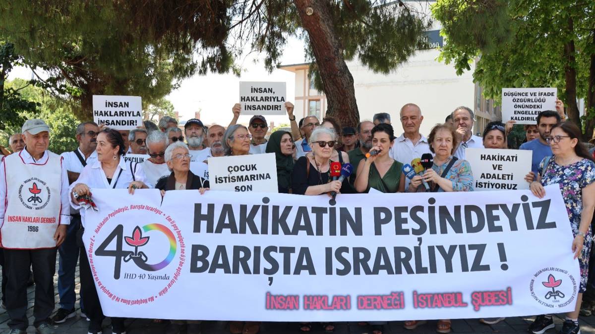 “Hakikatin peşindeyiz, barışta ısrarlıyız”