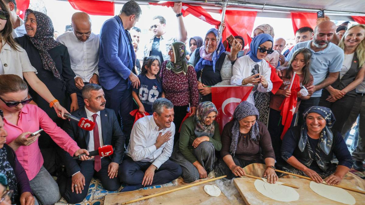 Fotoğraf: Özgür Özel resmi X hesabı